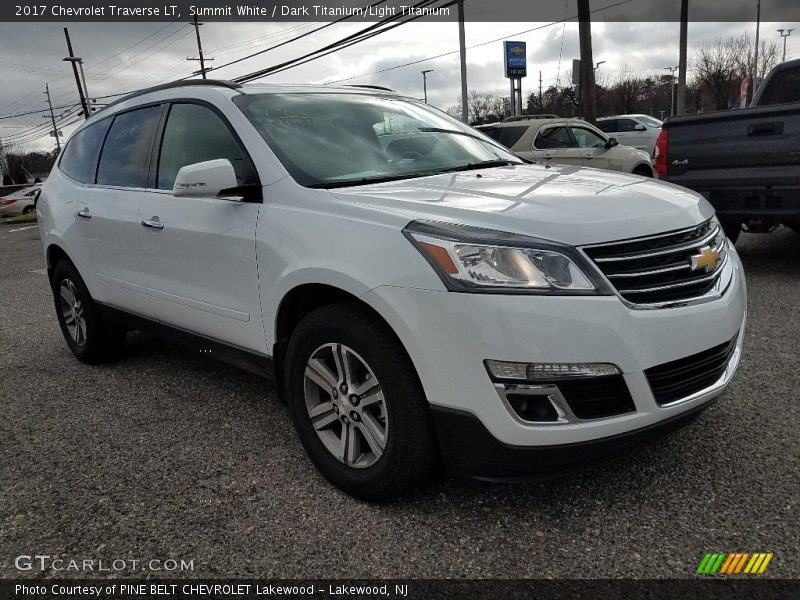 Summit White / Dark Titanium/Light Titanium 2017 Chevrolet Traverse LT