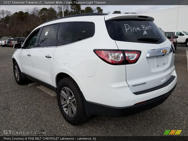 Summit White / Dark Titanium/Light Titanium 2017 Chevrolet Traverse LT