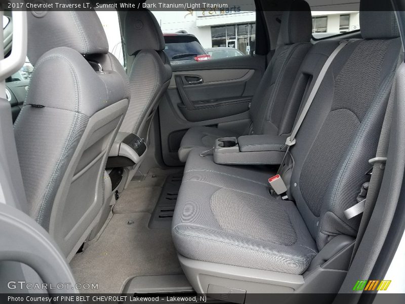 Summit White / Dark Titanium/Light Titanium 2017 Chevrolet Traverse LT