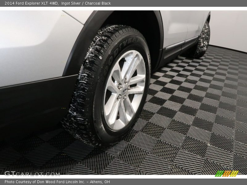 Ingot Silver / Charcoal Black 2014 Ford Explorer XLT 4WD