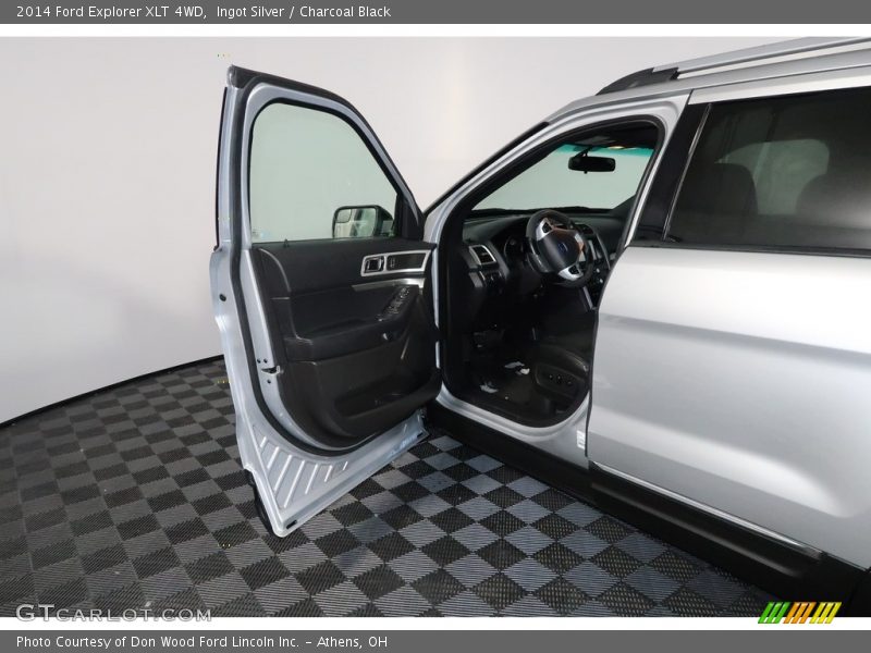 Ingot Silver / Charcoal Black 2014 Ford Explorer XLT 4WD
