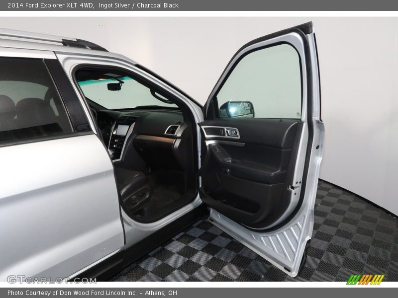 Ingot Silver / Charcoal Black 2014 Ford Explorer XLT 4WD