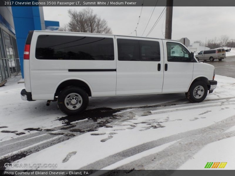 Summit White / Medium Pewter 2017 Chevrolet Express 3500 Passenger LT