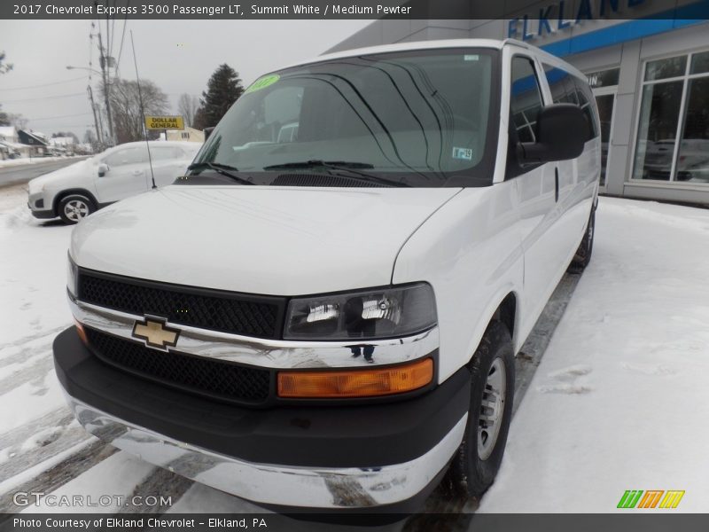 Summit White / Medium Pewter 2017 Chevrolet Express 3500 Passenger LT
