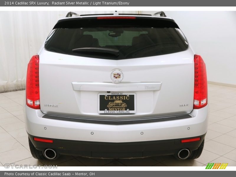 Radiant Silver Metallic / Light Titanium/Ebony 2014 Cadillac SRX Luxury