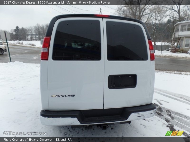 Summit White / Medium Pewter 2017 Chevrolet Express 3500 Passenger LT