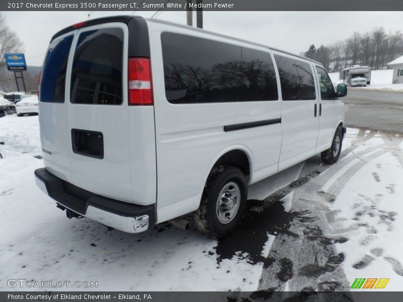 Summit White / Medium Pewter 2017 Chevrolet Express 3500 Passenger LT