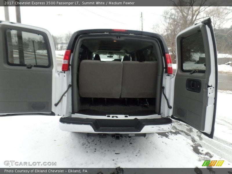 Summit White / Medium Pewter 2017 Chevrolet Express 3500 Passenger LT