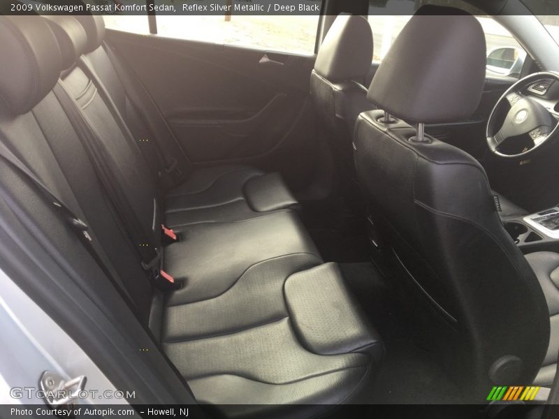 Reflex Silver Metallic / Deep Black 2009 Volkswagen Passat Komfort Sedan