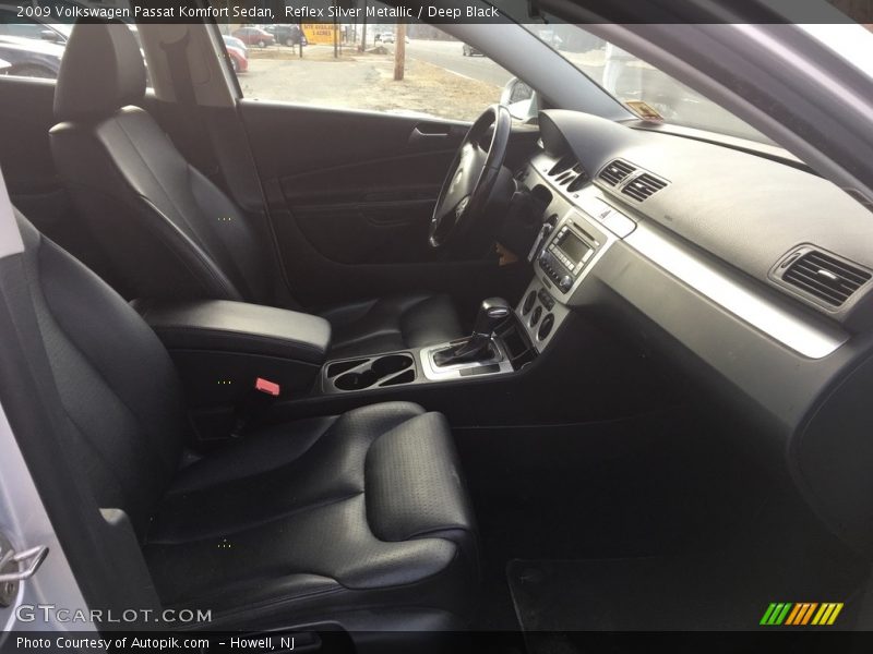 Reflex Silver Metallic / Deep Black 2009 Volkswagen Passat Komfort Sedan