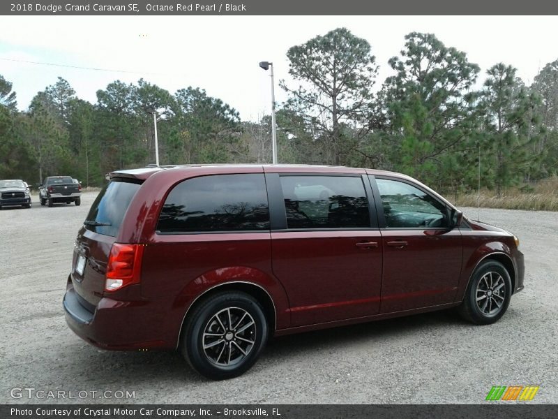 Octane Red Pearl / Black 2018 Dodge Grand Caravan SE