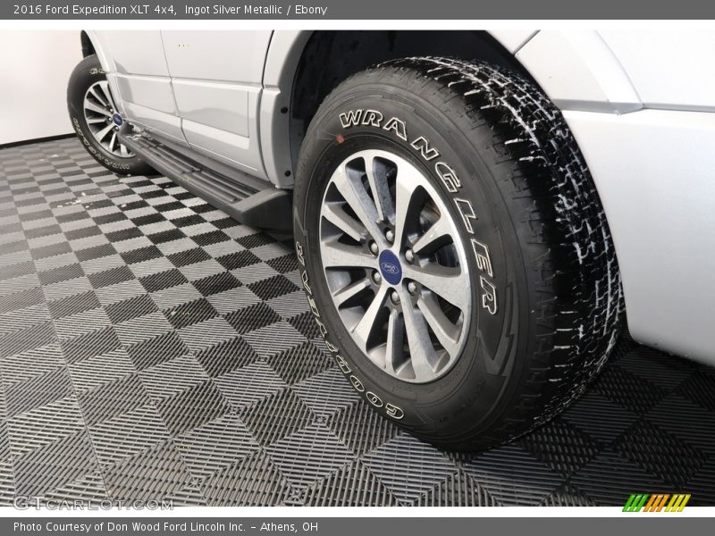 Ingot Silver Metallic / Ebony 2016 Ford Expedition XLT 4x4