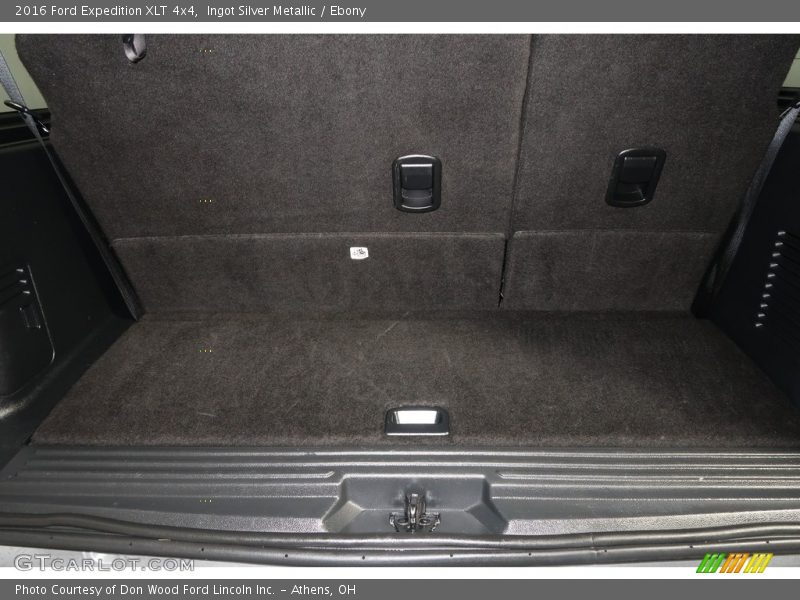 Ingot Silver Metallic / Ebony 2016 Ford Expedition XLT 4x4