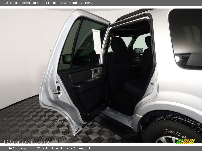 Ingot Silver Metallic / Ebony 2016 Ford Expedition XLT 4x4