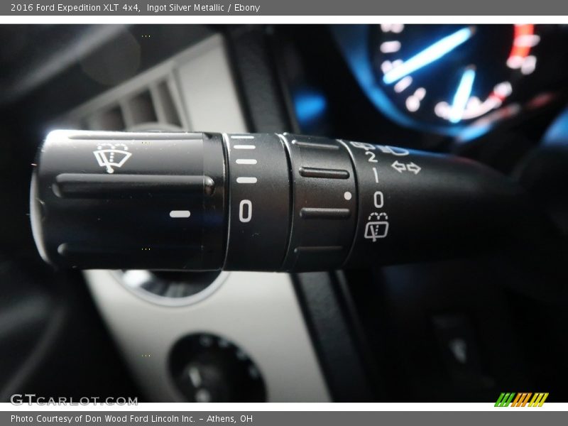 Ingot Silver Metallic / Ebony 2016 Ford Expedition XLT 4x4