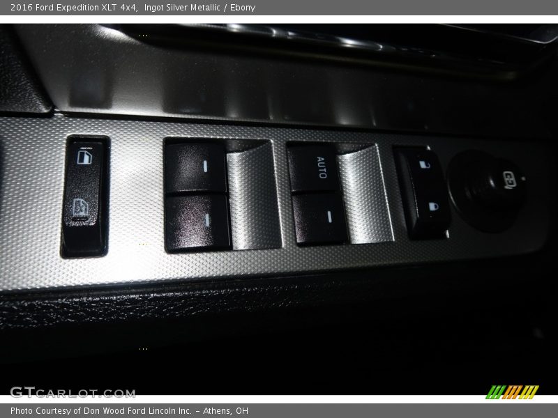 Ingot Silver Metallic / Ebony 2016 Ford Expedition XLT 4x4
