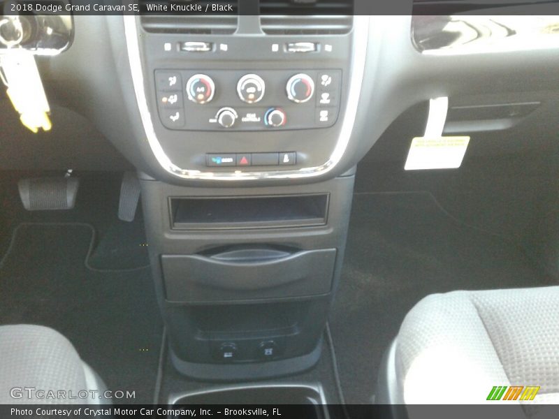 White Knuckle / Black 2018 Dodge Grand Caravan SE