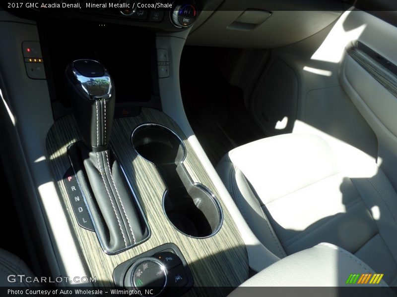 Mineral Metallic / Cocoa/Shale 2017 GMC Acadia Denali