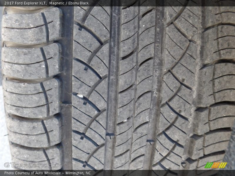 Magnetic / Ebony Black 2017 Ford Explorer XLT