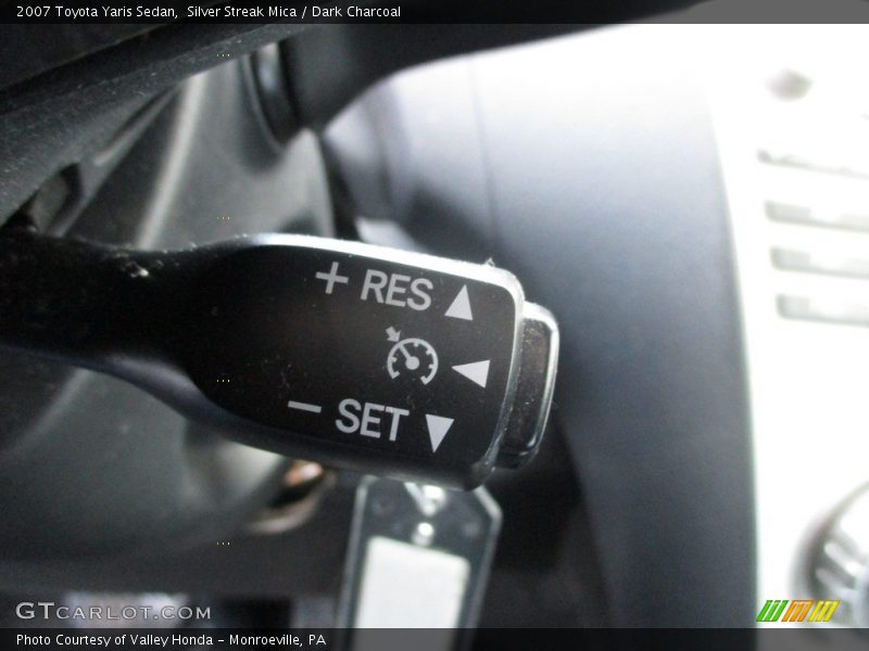 Silver Streak Mica / Dark Charcoal 2007 Toyota Yaris Sedan