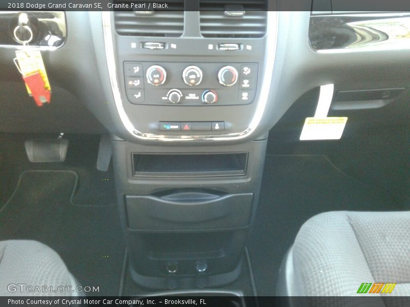 Granite Pearl / Black 2018 Dodge Grand Caravan SE