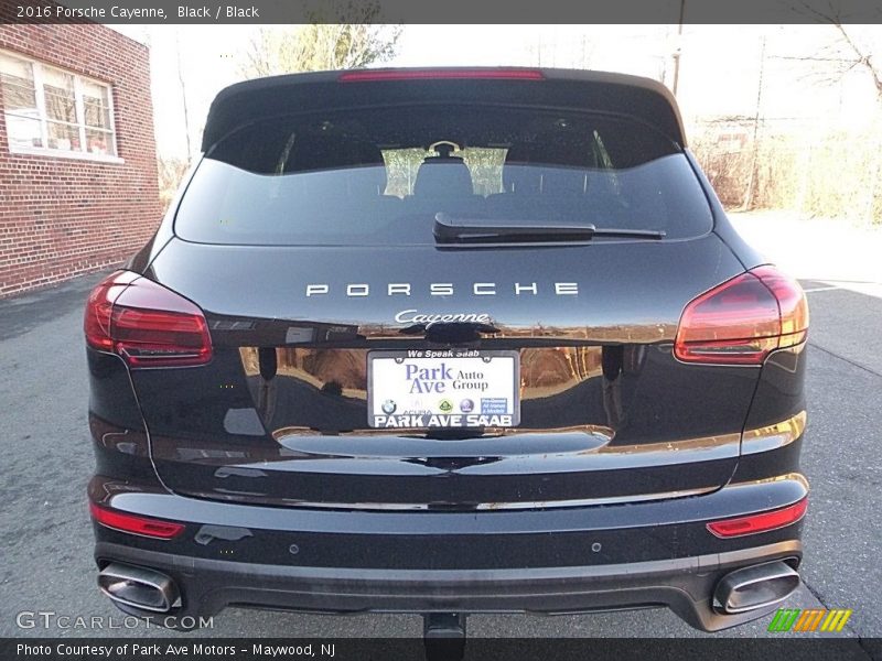 Black / Black 2016 Porsche Cayenne