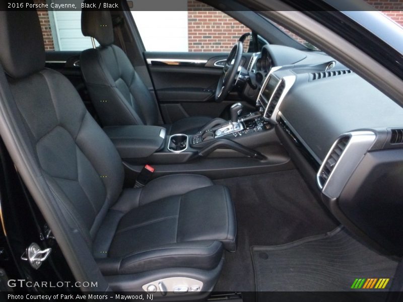 Black / Black 2016 Porsche Cayenne