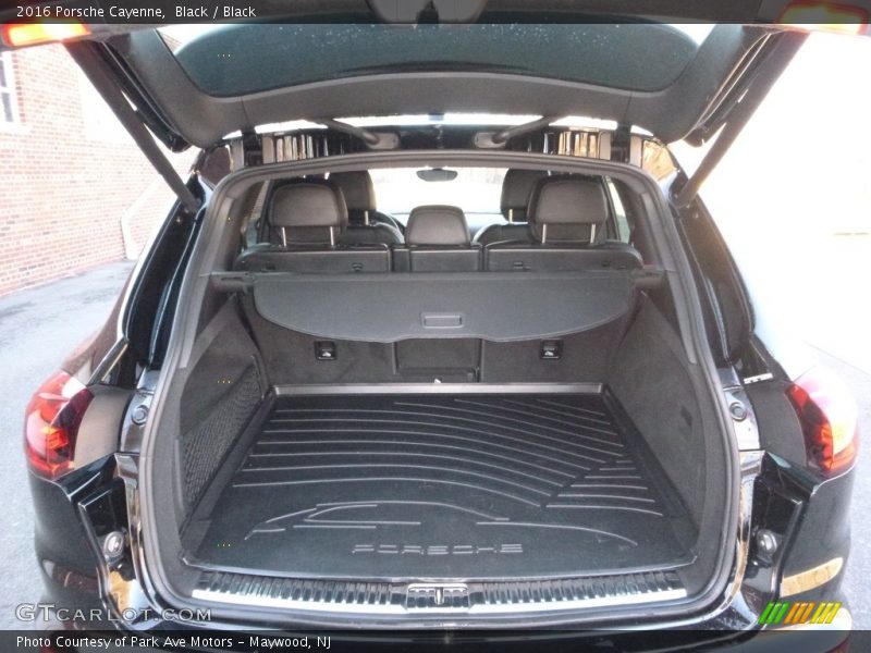 Black / Black 2016 Porsche Cayenne