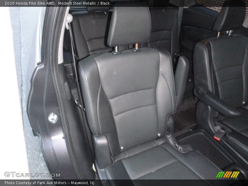 Modern Steel Metallic / Black 2016 Honda Pilot Elite AWD