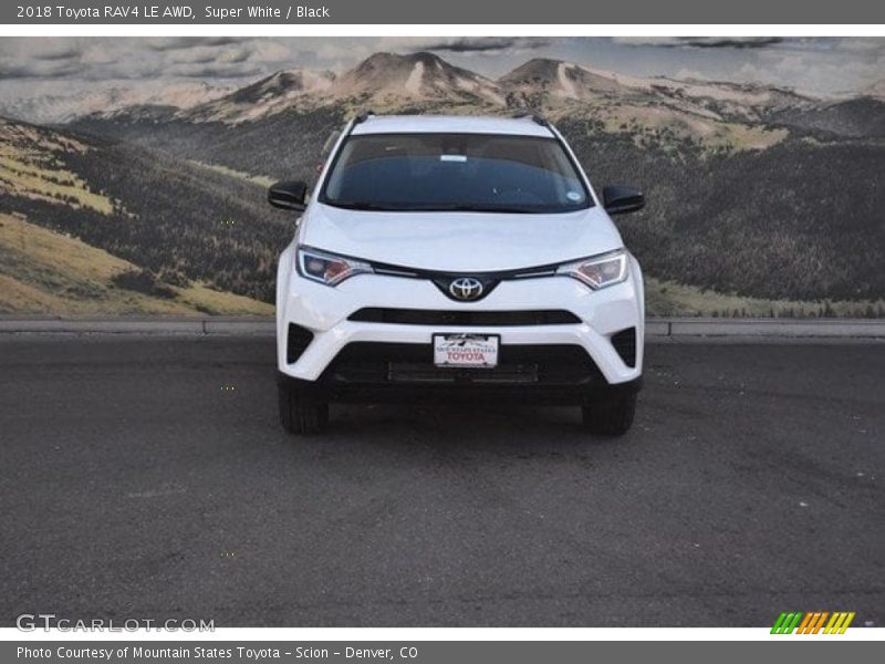 Super White / Black 2018 Toyota RAV4 LE AWD