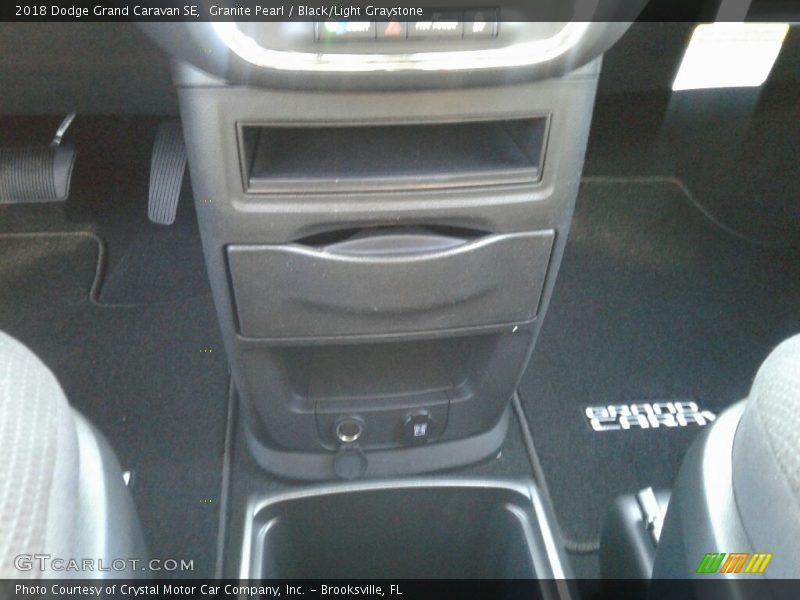Granite Pearl / Black/Light Graystone 2018 Dodge Grand Caravan SE