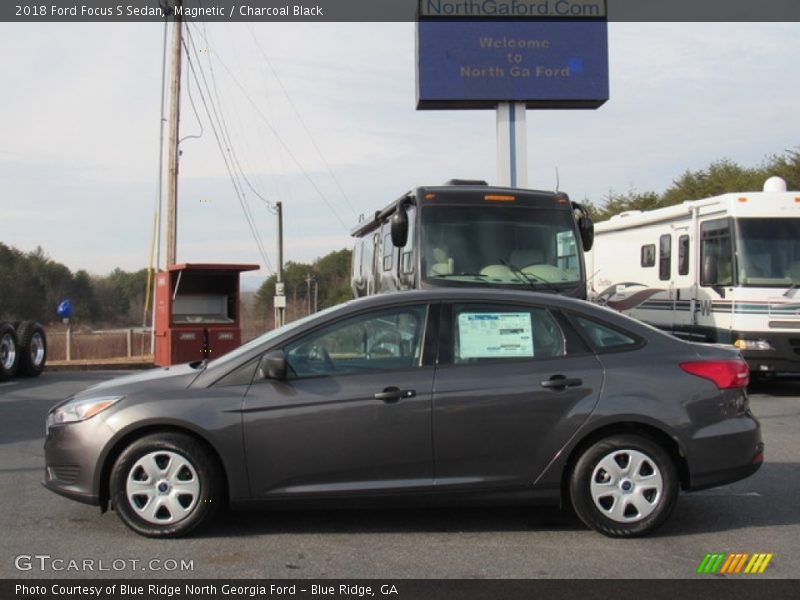 Magnetic / Charcoal Black 2018 Ford Focus S Sedan