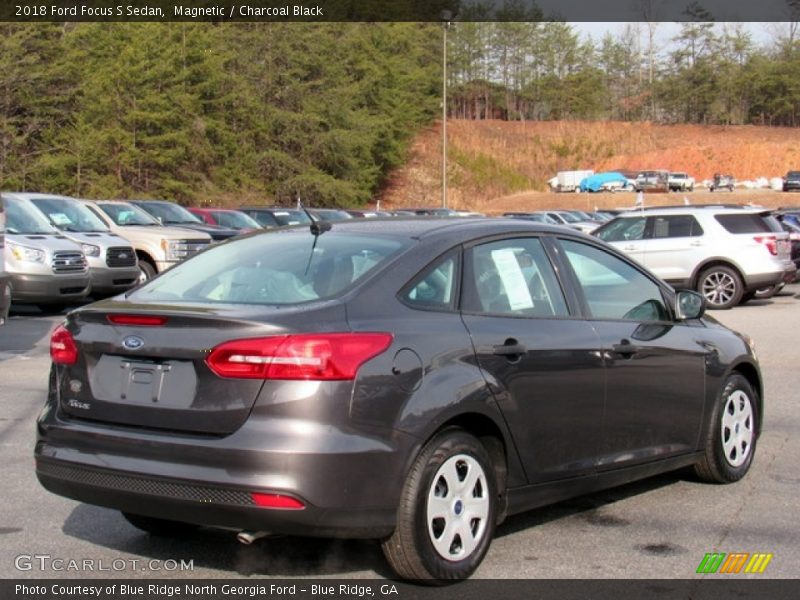 Magnetic / Charcoal Black 2018 Ford Focus S Sedan