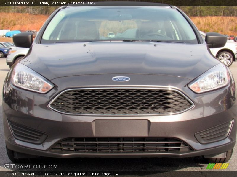Magnetic / Charcoal Black 2018 Ford Focus S Sedan
