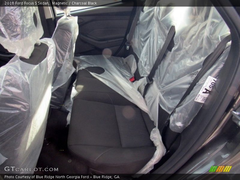 Magnetic / Charcoal Black 2018 Ford Focus S Sedan