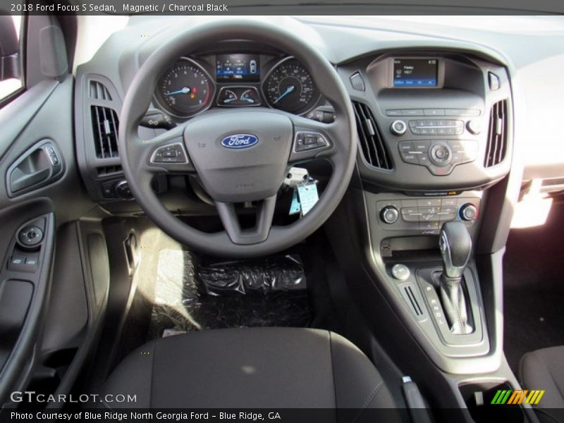 Magnetic / Charcoal Black 2018 Ford Focus S Sedan