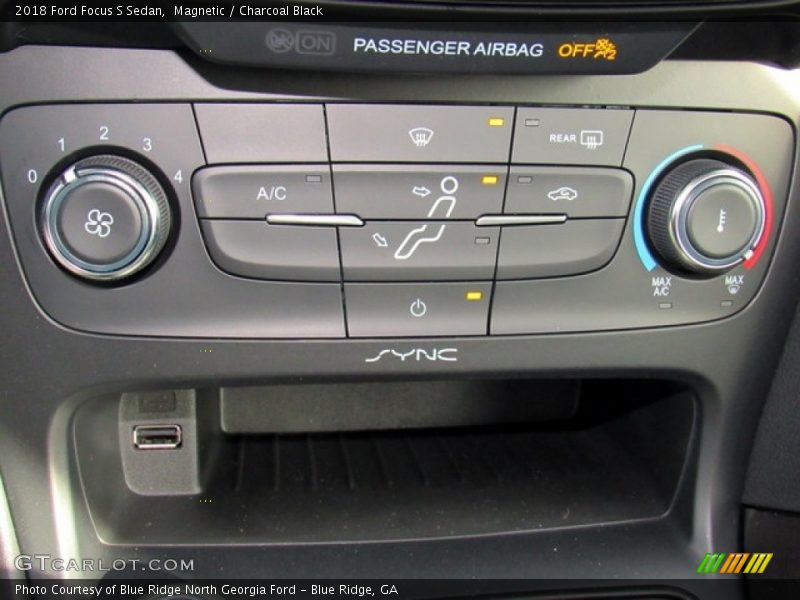 Magnetic / Charcoal Black 2018 Ford Focus S Sedan