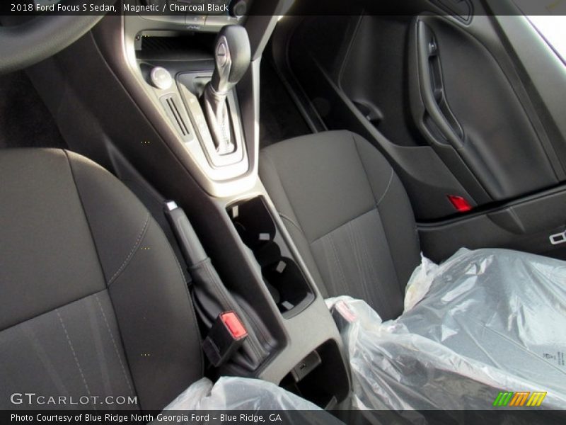 Magnetic / Charcoal Black 2018 Ford Focus S Sedan