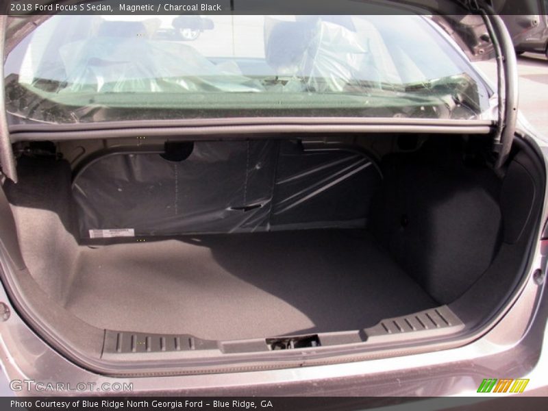 Magnetic / Charcoal Black 2018 Ford Focus S Sedan