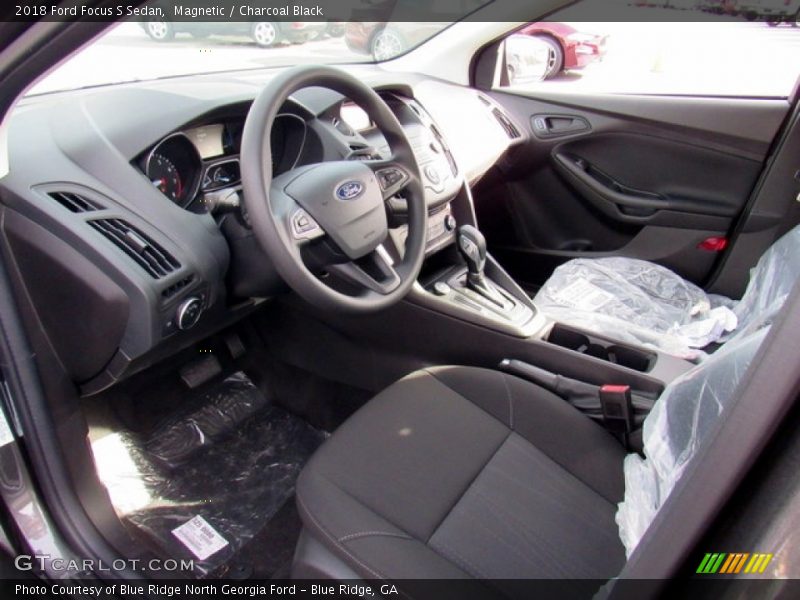 Magnetic / Charcoal Black 2018 Ford Focus S Sedan