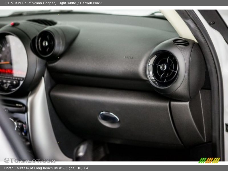 Light White / Carbon Black 2015 Mini Countryman Cooper