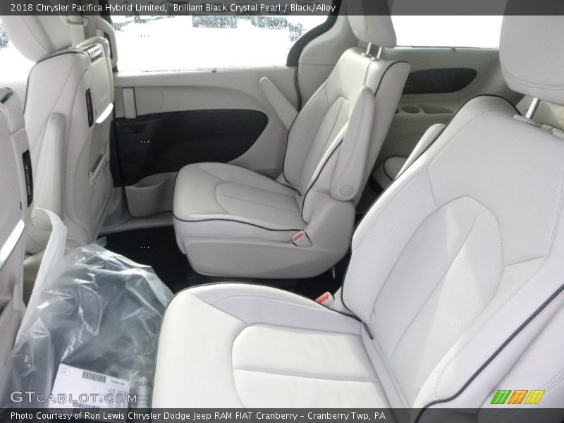 Brilliant Black Crystal Pearl / Black/Alloy 2018 Chrysler Pacifica Hybrid Limited