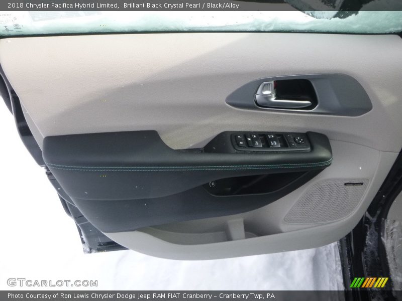 Brilliant Black Crystal Pearl / Black/Alloy 2018 Chrysler Pacifica Hybrid Limited