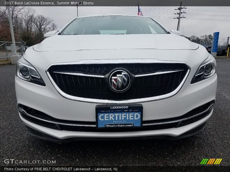 Summit White / Ebony 2017 Buick LaCrosse Essence
