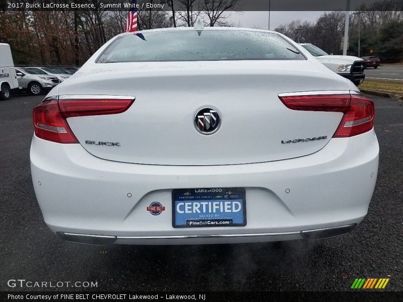 Summit White / Ebony 2017 Buick LaCrosse Essence