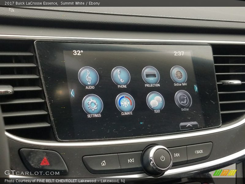 Summit White / Ebony 2017 Buick LaCrosse Essence