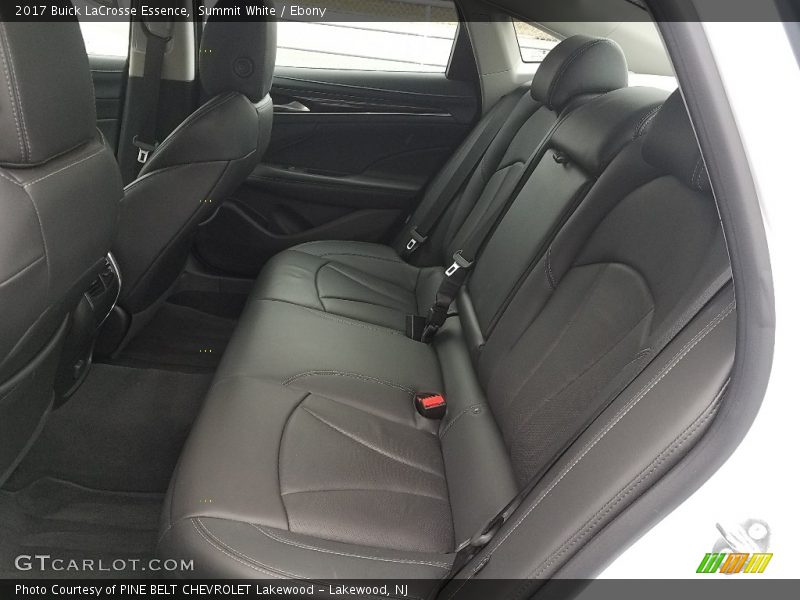 Summit White / Ebony 2017 Buick LaCrosse Essence