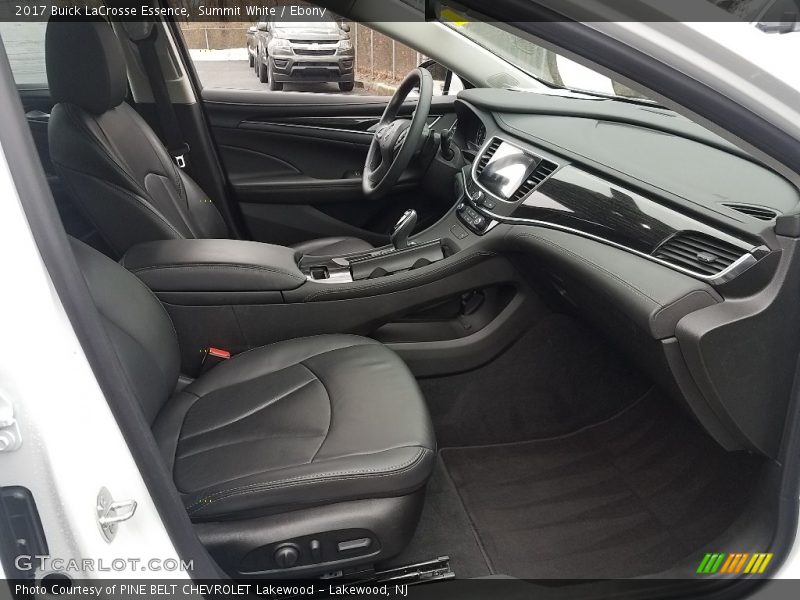 Summit White / Ebony 2017 Buick LaCrosse Essence