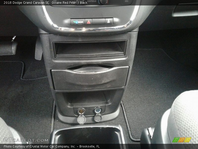 Octane Red Pearl / Black 2018 Dodge Grand Caravan SE