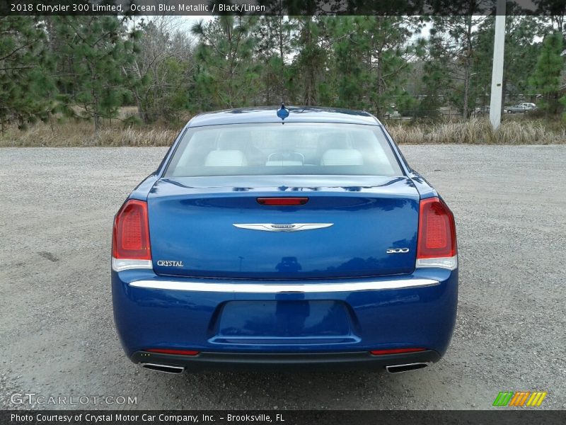 Ocean Blue Metallic / Black/Linen 2018 Chrysler 300 Limited